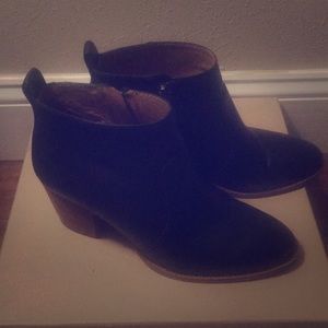 Booties in excellent condition use a few times